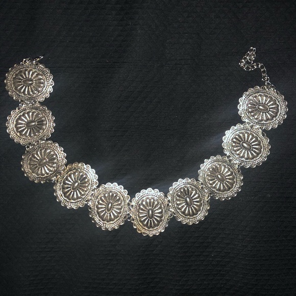 Jewelry - Western / southwest concho choker in silver